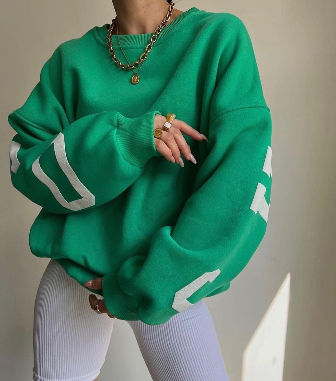 Casual Letters Print Sweatshirt Women Fashion Fleece Long Sleeve LooseCasual Letters Print Sweatshirt Women Fashion Fleece Long Sleeve Loose Hoodies Y2k Streetwear Autumn Winter Lady PulloversItem number WY22001Pattern letters/numbers/textStyle: HedgingLoose fit, long sleevesSleeve type: conventional sleeveRound neck collarthick thin thickFabric name poly