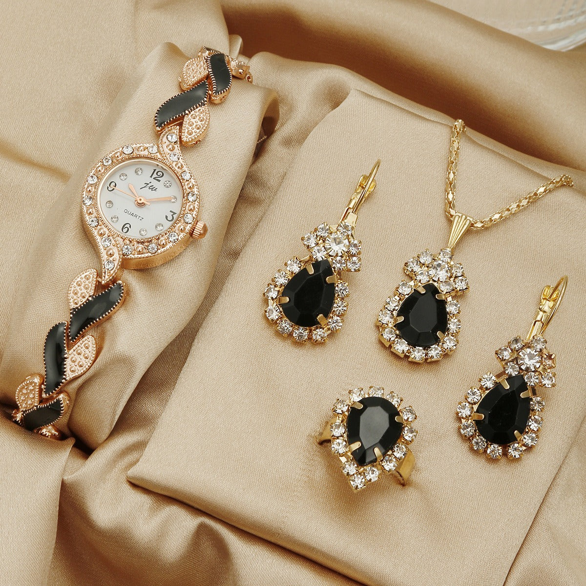 New Cross border Fashion Versatile Women's Love Watch Band with DiamonCross border Fashion Versatile Women'Black box: length * width * height: 14.5cm * 6.5cm * 3cmWaterproof: NoType of movement QuartzWatch parameters: The total length of the watch buckle is approximately