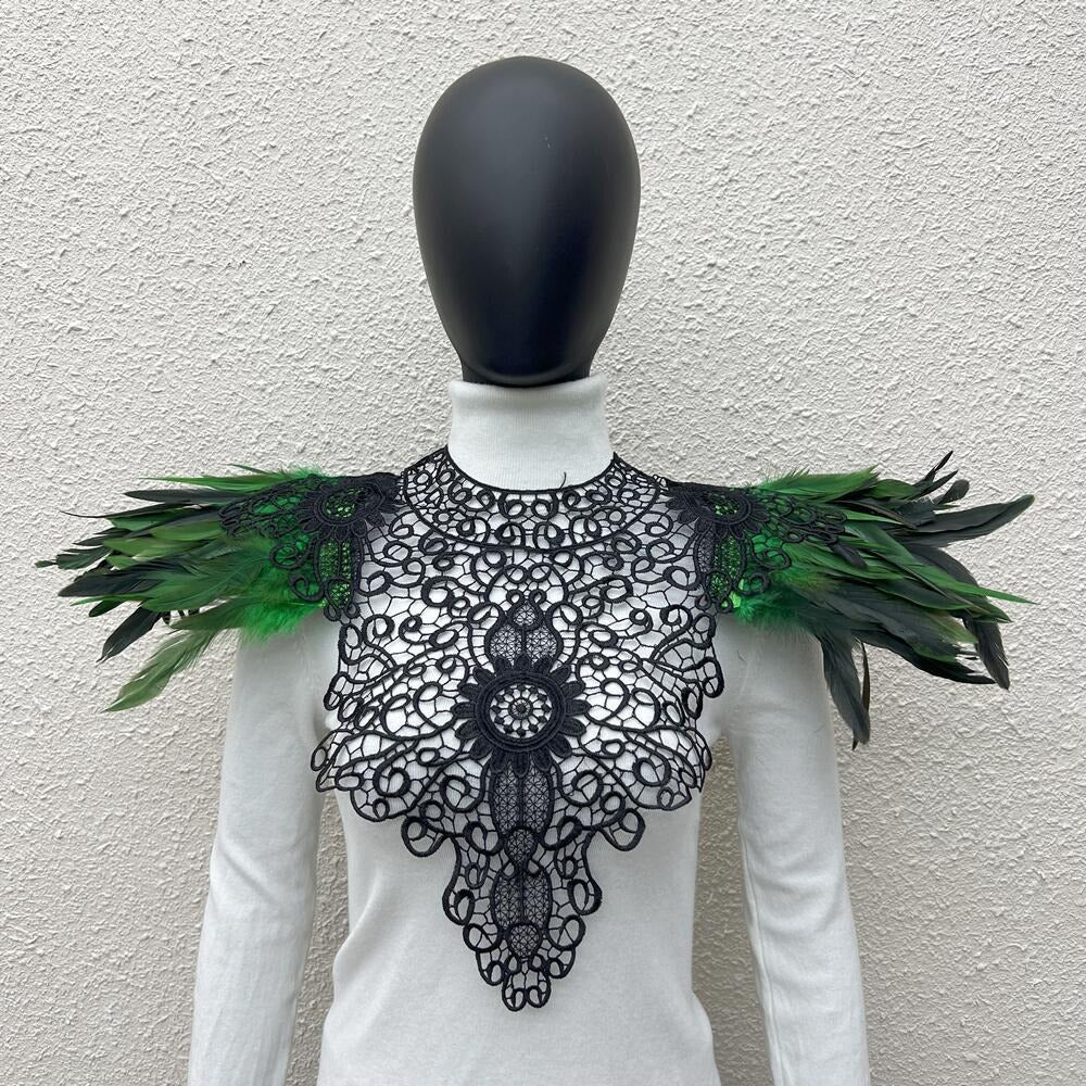 Gothic style lace embroidered feather shawl Christmas scarf Halloween Gothic style lace embroidered feather shawl Christmas scarf Halloween stage runway clothing accessoriesMaterial FeatherProduct volume 40cm * 40cm * 2cm