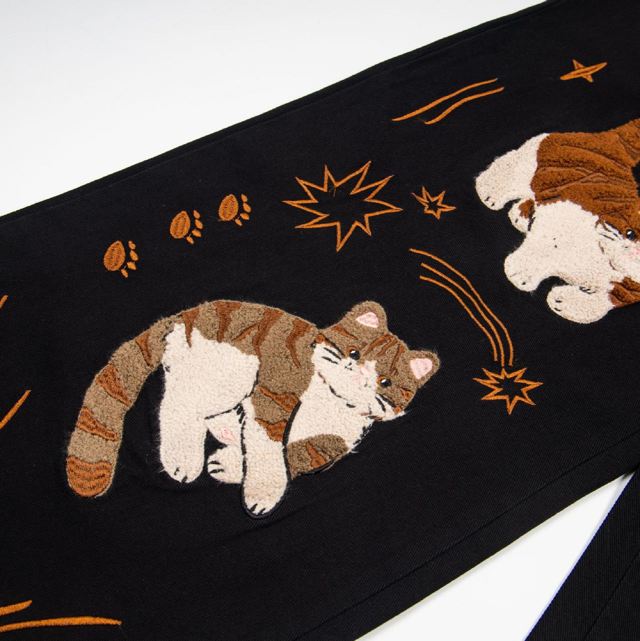 Cat patch embroidered jeans