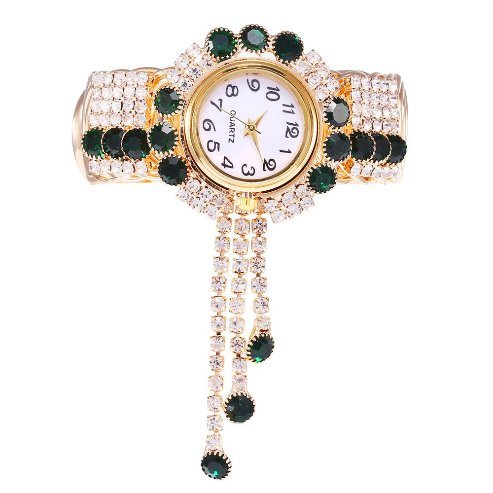 New Fashion Women's Full Diamond Alloy Fashion Watch Creative Tassel QFull Diamond Alloy Fashion Watch Creative Tassel Quartz Bracelet Watch Women'The total length of the watch buckle is approximately 19cmWatch dial diameter: approximately 3.2cmWatch mirror diameter: approximately 0.9cmWatch strap width approxi