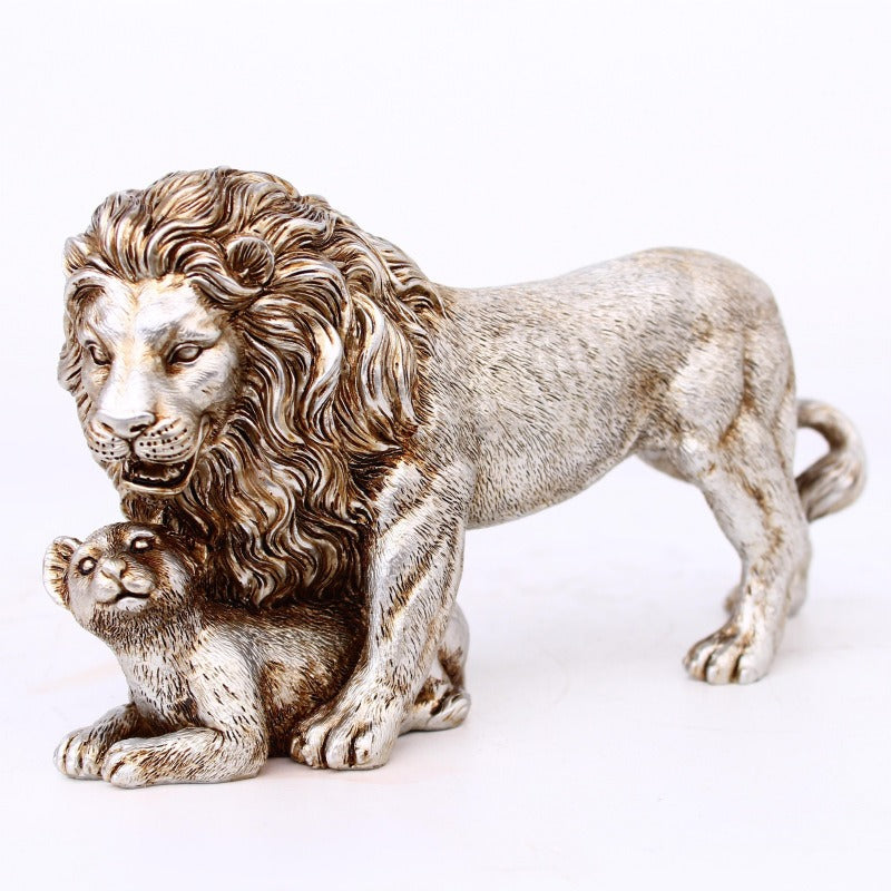 European Lion Resin Crafts Decoration TV Cabinet Restaurant Owner's OfEuropean Lion Resin Crafts Decoration TV Cabinet Restaurant Owner'【 Size 】: 23.5CM in length, 8CM in width, and 13CM in height (450G)Product packaging size: 17.5 * 12 * 28cm【 Material 】: Environmentally friendly product, pressure m