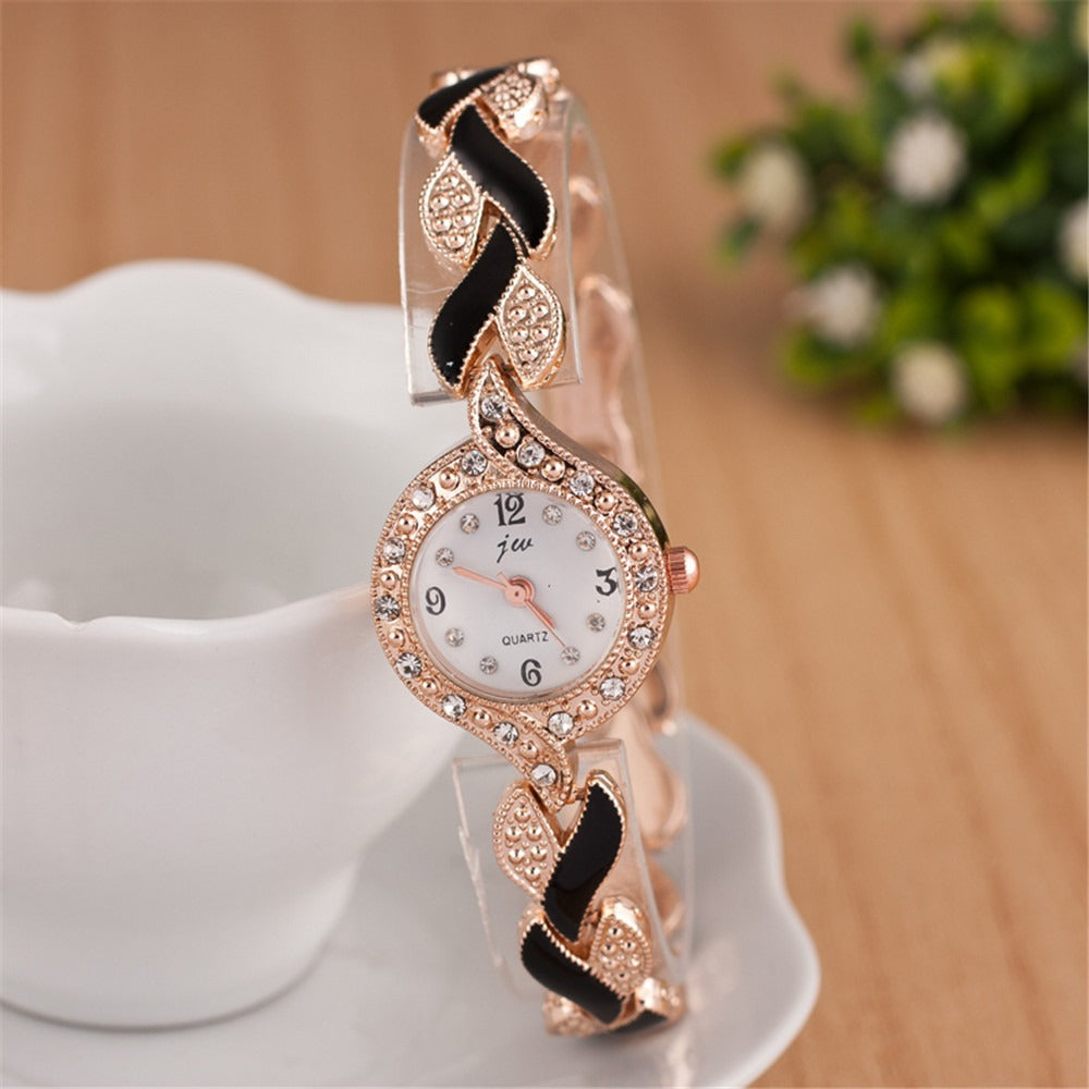 New Cross border Fashion Versatile Women's Love Watch Band with DiamonCross border Fashion Versatile Women'Black box: length * width * height: 14.5cm * 6.5cm * 3cmWaterproof: NoType of movement QuartzWatch parameters: The total length of the watch buckle is approximately 