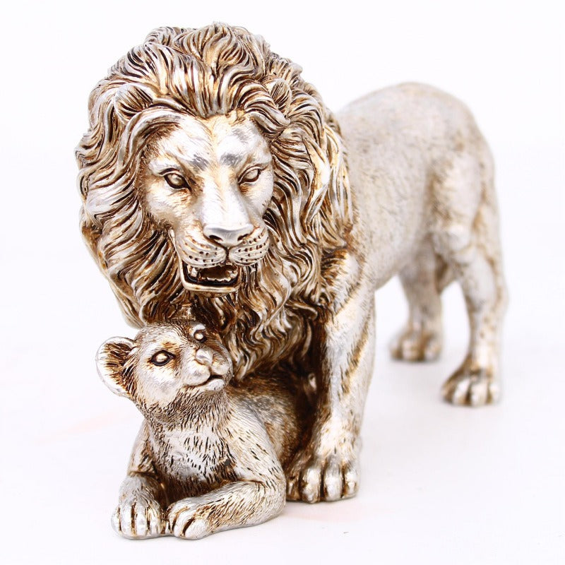 European Lion Resin Crafts Decoration TV Cabinet Restaurant Owner's OfEuropean Lion Resin Crafts Decoration TV Cabinet Restaurant Owner'【 Size 】: 23.5CM in length, 8CM in width, and 13CM in height (450G)Product packaging size: 17.5 * 12 * 28cm【 Material 】: Environmentally friendly product, pressure m