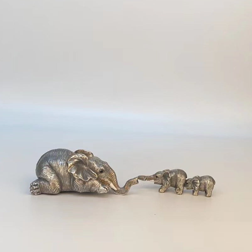 Resin Crafts Mother Love Elephant Resin Mother's Day Gift Decorative OResin Crafts Mother Love Elephant Resin Mother'【 Size 】: Large: length 15cm, width 7.6cm, height 6.5cm, small: 11.5 * 3.7cmInner box size: 19 * 10 * 12 (312G) Weight subject to receipt of actual item【 Material 】: